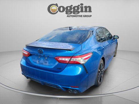 Used 2020 Toyota Camry XSE image 6