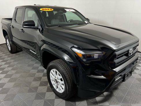 Certified 2024 Toyota Tacoma SR5 image 3