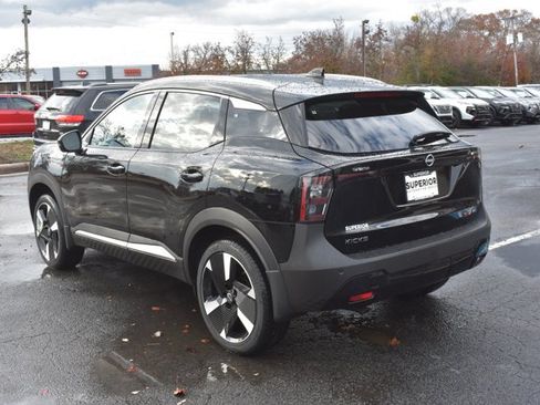 New 2026 Nissan Kicks SR w/ SR Premium Package AWD/4WD image 9