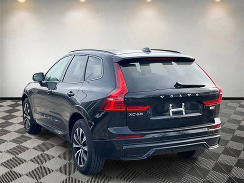 Used 2024 Volvo XC60 B5 Plus image 5