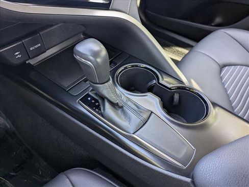 Used 2019 Toyota Camry SE FWD image 12