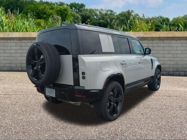 New 2026 Land Rover Defender 110 X-Dynamic SE AWD/4WD image 4