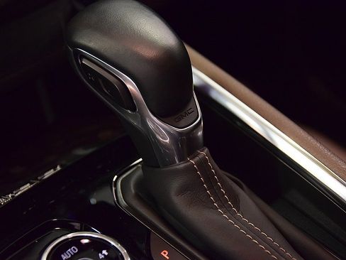 Used 2023 GMC Canyon Denali image 26