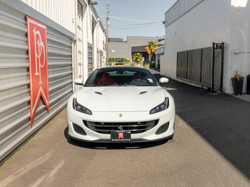 Used 2019 Ferrari Portofino RWD image 37
