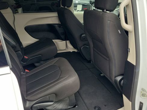 Certified 2023 Chrysler Voyager LX FWD image 17