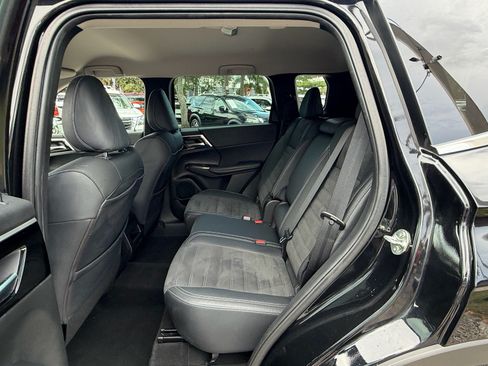 Used 2022 Mitsubishi Outlander SE AWD/4WD image 11