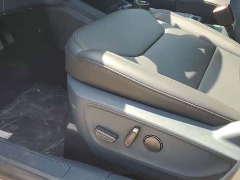 New 2025 Ford Maverick Lariat w/ Black Appearance Package image 11