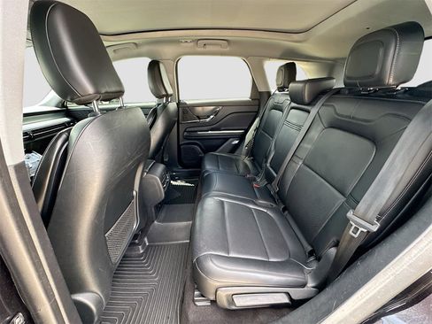 Used 2021 Lincoln Corsair AWD w/ Premium Package image 25