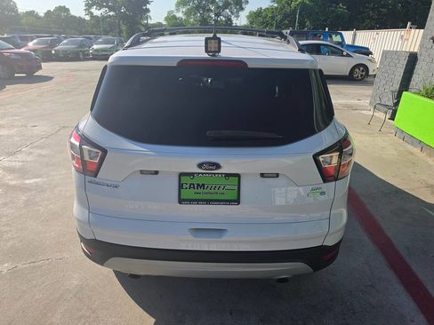 Used 2018 Ford Escape SE w/ SE Sync 3 Package AWD/4WD image 13