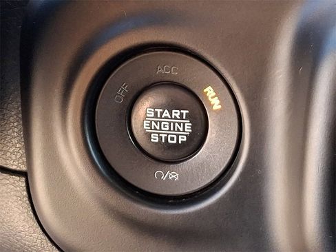 Used 2021 Jeep Wrangler Unlimited Freedom Edition image 28