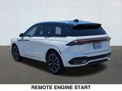 Used 2024 Lincoln Nautilus Reserve w/ Equipment Group 203A AWD/4WD image 3