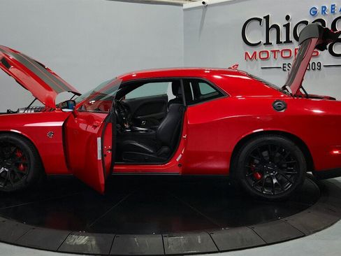 Used 2016 Dodge Challenger SRT Hellcat RWD image 18