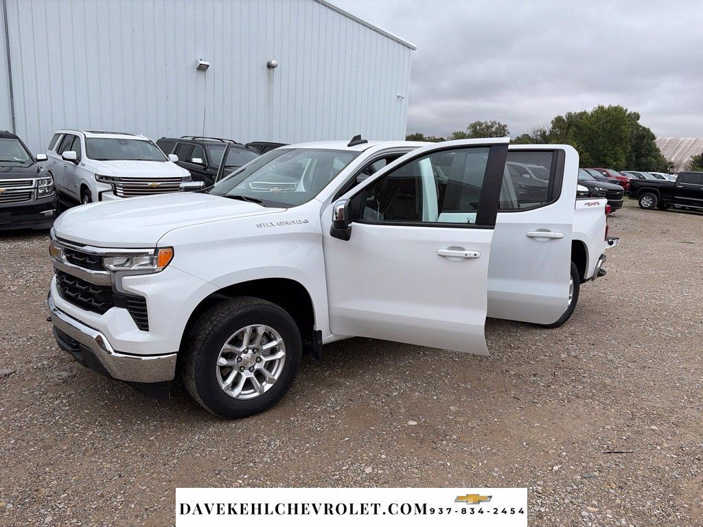 Used 2023 Chevrolet Silverado 1500 LT w/ Leather Package AWD/4WD image 25