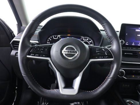 Used 2021 Nissan Altima 2.5 SR AWD/4WD image 11