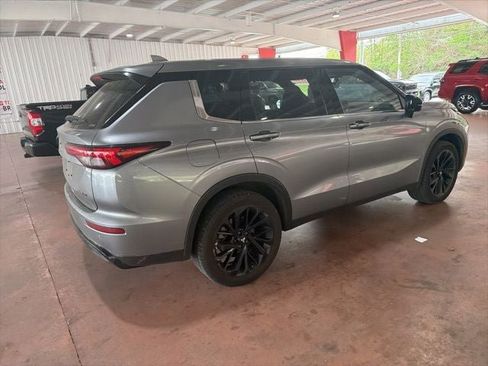 Used 2024 Mitsubishi Outlander SE Black Edition image 15
