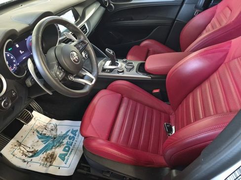 Used 2024 Alfa Romeo Stelvio Veloce AWD/4WD image 3