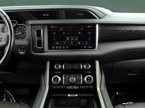 Used 2021 GMC Yukon XL Denali w/ Advanced Technology Package image 24