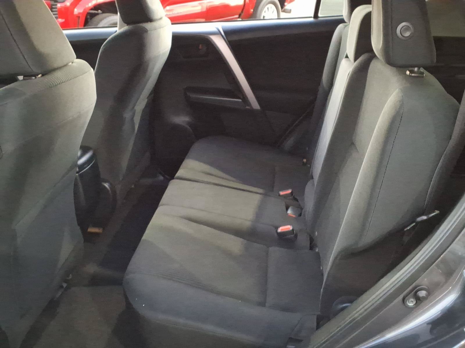 Used 2016 Toyota RAV4 LE FWD image 10