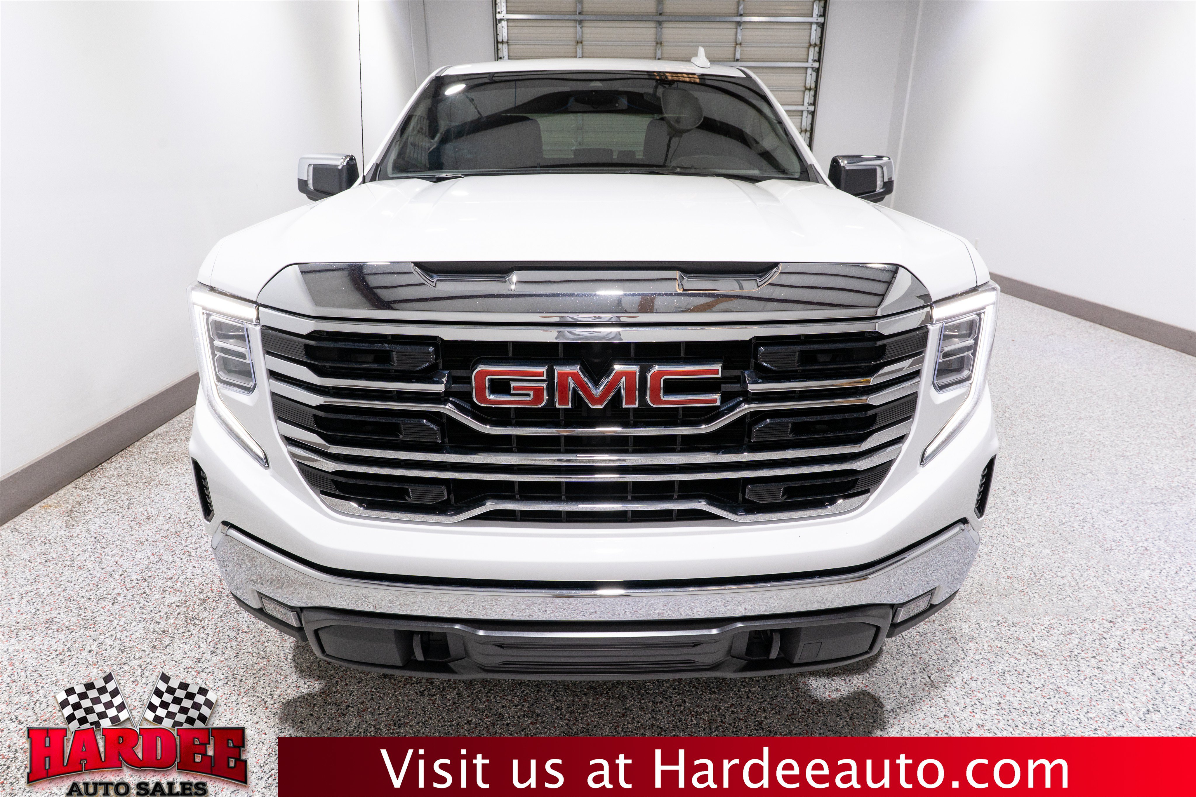 Used 2025 GMC Sierra 1500 SLT AWD/4WD image 7