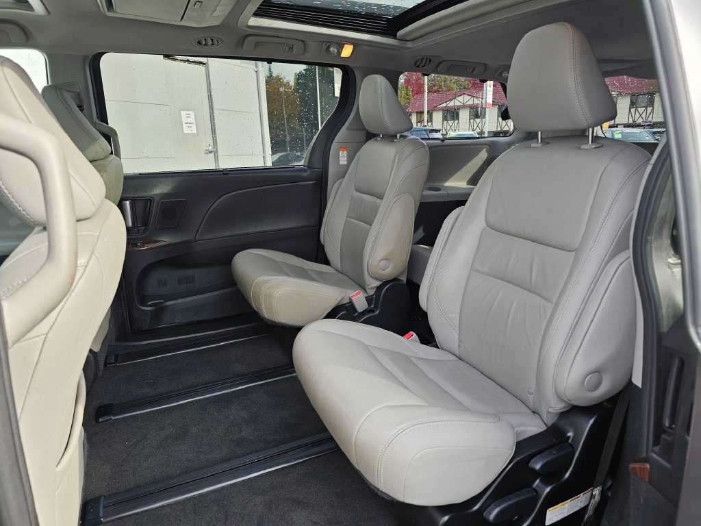 Used 2019 Toyota Sienna Limited Premium AWD/4WD image 15
