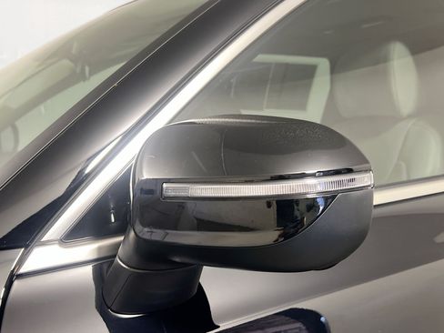 Used 2025 Kia Telluride S FWD image 12