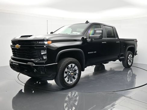 Used 2024 Chevrolet Silverado 2500 Custom w/ Custom Value Package AWD/4WD image 1