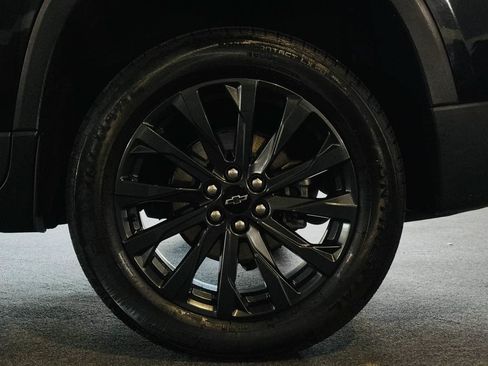 Used 2023 Chevrolet Traverse RS AWD/4WD image 28
