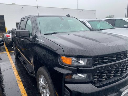 Used 2019 Chevrolet Silverado 1500 Custom w/ Custom Convenience Package RWD image 10