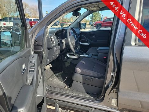 Used 2022 Nissan Frontier SV image 10