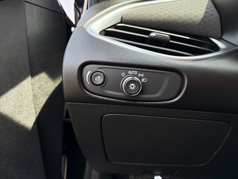 Used 2020 Chevrolet Malibu LT image 15