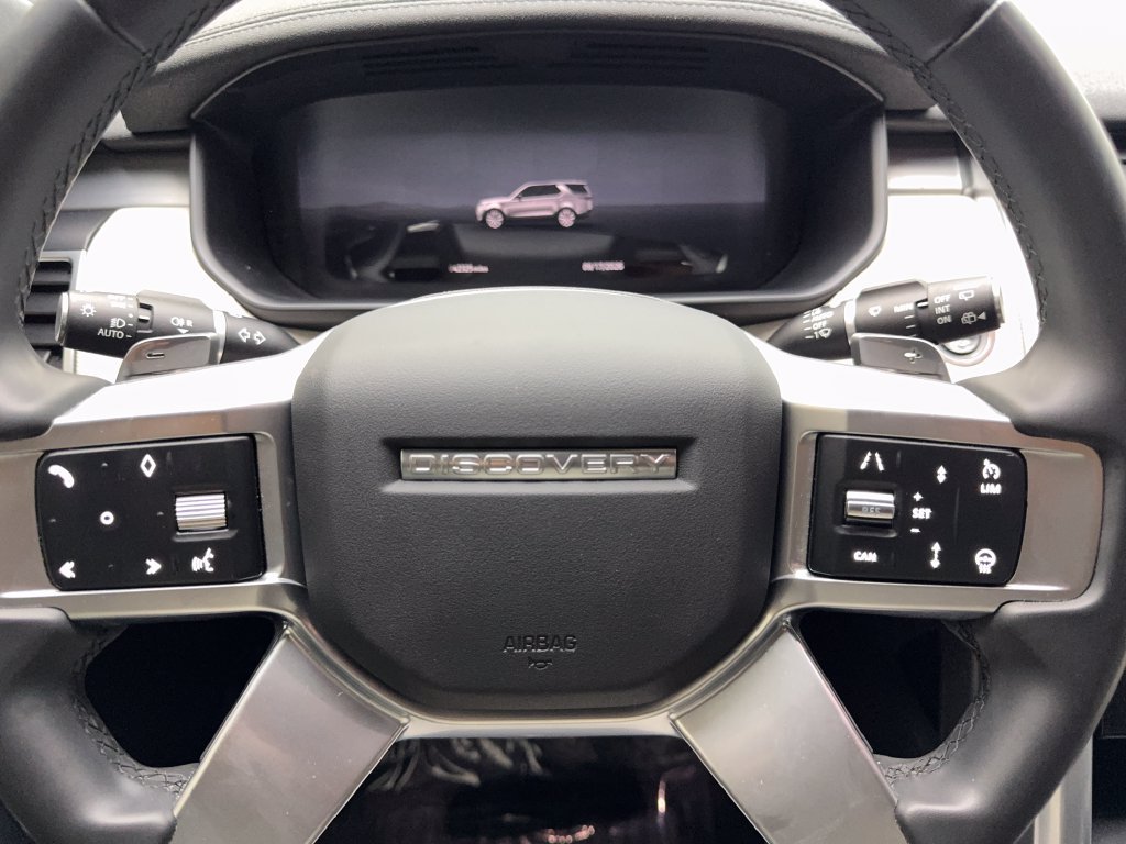 Used 2024 Land Rover Discovery Dynamic SE AWD/4WD image 61