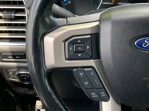 Used 2017 Ford F150 Platinum w/ Equipment Group 701A Luxury AWD/4WD image 12