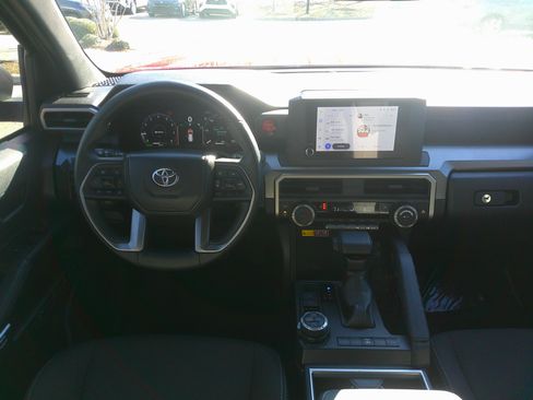 Used 2025 Toyota 4Runner TRD Off-Road image 29