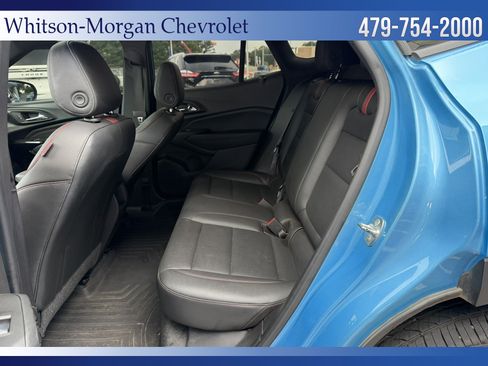 Used 2025 Chevrolet Trax RS w/ Sunroof Package FWD image 17