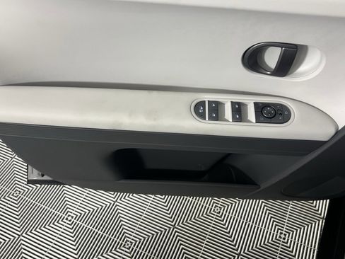 Used 2025 Hyundai Ioniq 5 SEL image 25