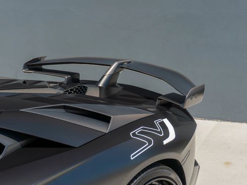 Used 2019 Lamborghini Aventador SVJ AWD/4WD image 27