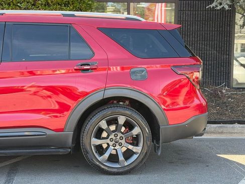 Used 2020 Ford Explorer Platinum w/ Premium Technology Package image 11