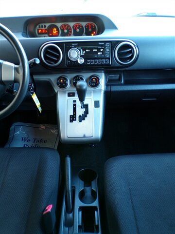 Used 2010 Scion xB FWD image 30