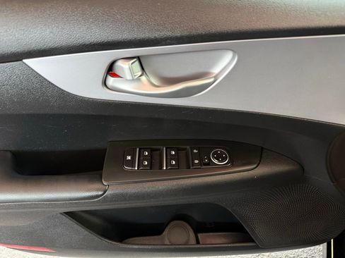Used 2024 Kia Forte LXS w/ LXS Technology Package FWD image 18