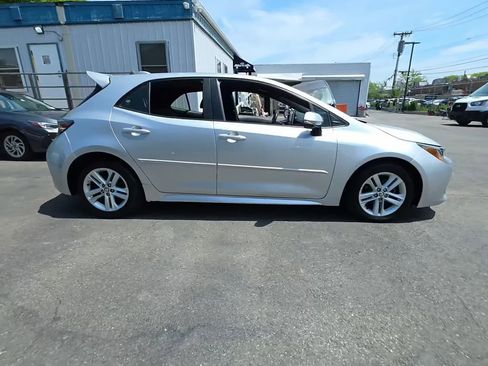 Used 2019 Toyota Corolla SE w/ SE Option Package FWD image 4