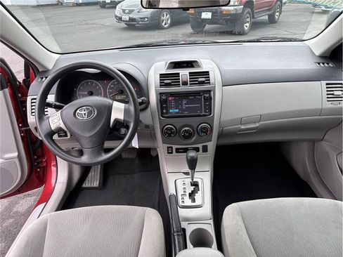 Used 2013 Toyota Corolla LE FWD image 10