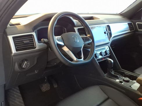 Used 2023 Volkswagen Atlas Cross Sport SE w/ Panoramic Sunroof Package AWD/4WD image 9