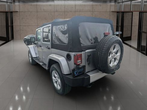 Used 2015 Jeep Wrangler Unlimited Sahara w/ Connectivity Group AWD/4WD image 6