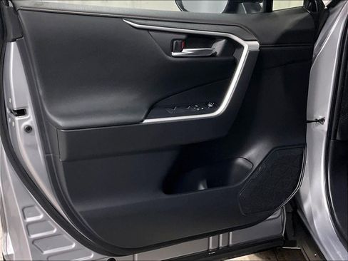 Certified 2022 Toyota RAV4 XSE image 9