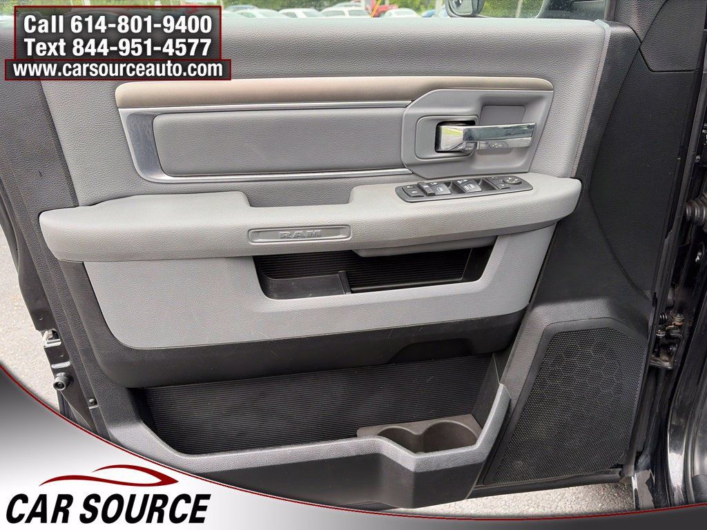 Used 2017 RAM 1500 Classic SLT AWD/4WD image 14