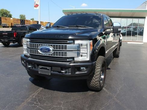 Used 2019 Ford F250 Platinum w/ Platinum Ultimate Package AWD/4WD image 6
