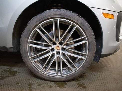 Certified 2026 Porsche Macan AWD/4WD image 15