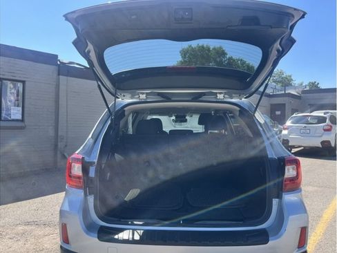 Used 2017 Subaru Outback 2.5i Premium AWD/4WD image 10