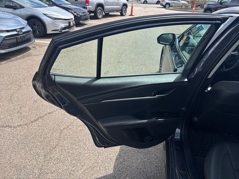 Used 2025 Toyota Camry XLE AWD/4WD image 34