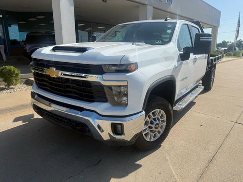Used 2025 Chevrolet Silverado 2500 LT w/ Convenience Package AWD/4WD image 9